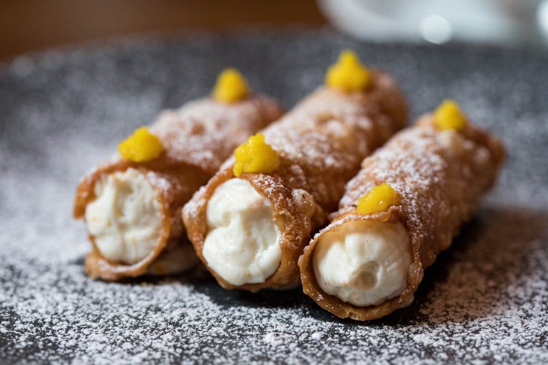 Sycylijskie cannoli z kremem ricotta